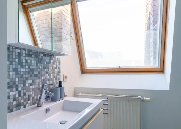 Bright, Spacious & Perfectly Located In The Heart Of Apartment *