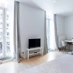 Bright, Spacious & Perfectly Located In The Heart Of Gent