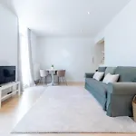 Bright, Spacious & Perfectly Located In The Heart Of Apartment