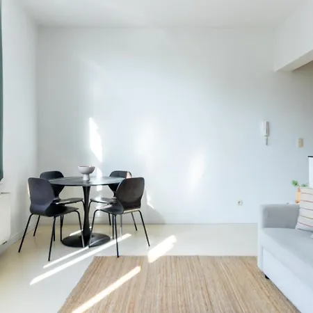 Bright, Spacious & Perfectly Located In The Heart Of Apartment *