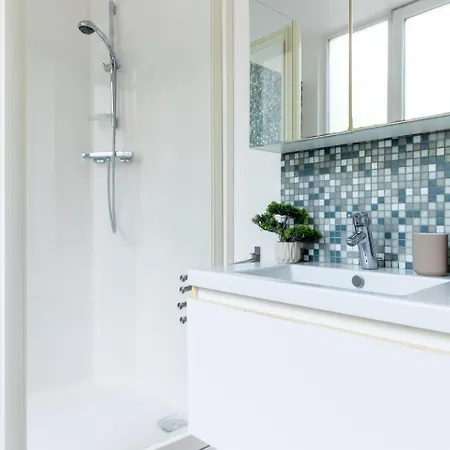 Bright, Spacious & Perfectly Located In The Heart Of 根特