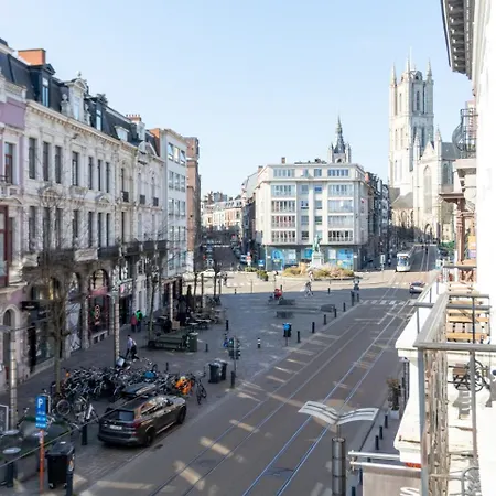 Apartment Bright, Spacious & Perfectly Located In The Heart Of *