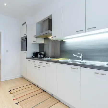 Bright, Spacious & Perfectly Located In The Heart Of Apartment Ghent