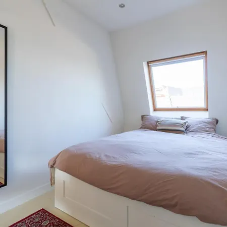 Bright, Spacious & Perfectly Located In The Heart Of Apartment Gent