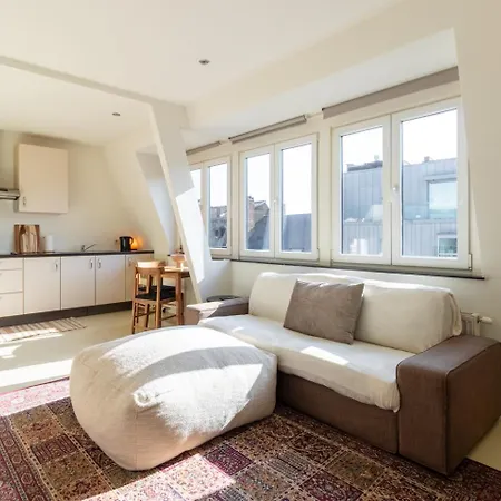 Bright, Spacious & Perfectly Located In The Heart Of * Гент