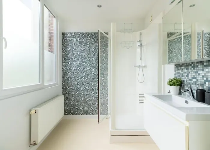 Bright, Spacious & Perfectly Located In The Heart Of 헨트