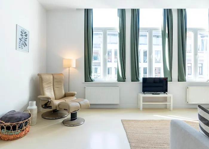 Апартаменти Bright, Spacious & Perfectly Located In The Heart Of Гент