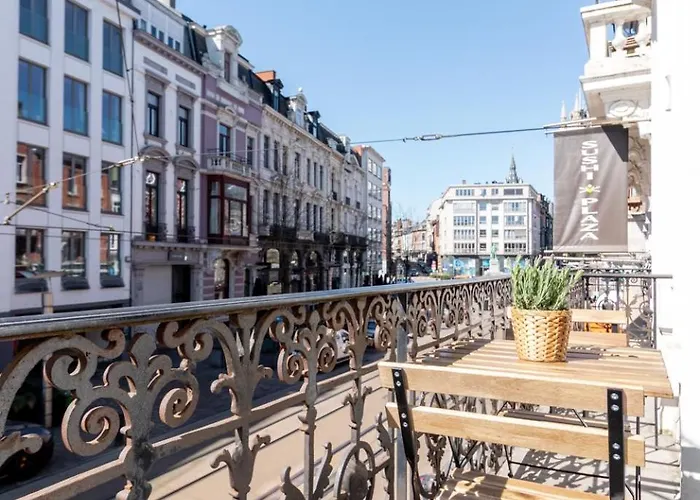 Bright, Spacious & Perfectly Located In The Heart Of * 헨트