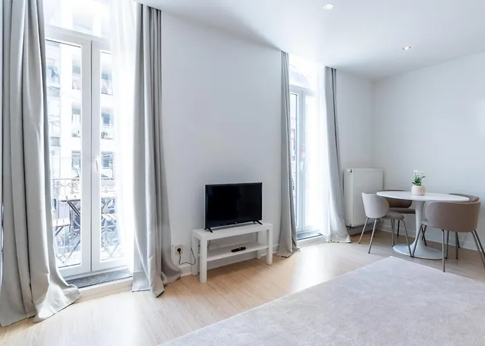 Bright, Spacious & Perfectly Located In The Heart Of 헨트