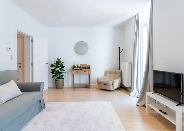 Bright, Spacious & Perfectly Located In The Heart Of Гент