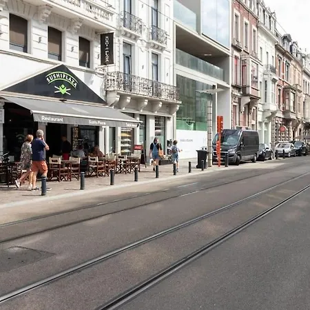 Bright, Spacious & Perfectly Located In The Heart Of * Гент