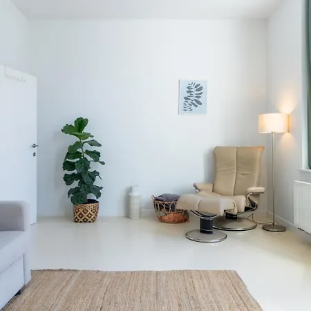 Bright, Spacious & Perfectly Located In The Heart Of Апартаменты *