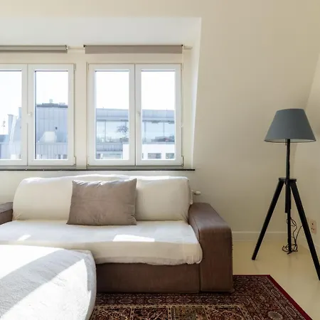아파트 Bright, Spacious & Perfectly Located In The Heart Of 헨트